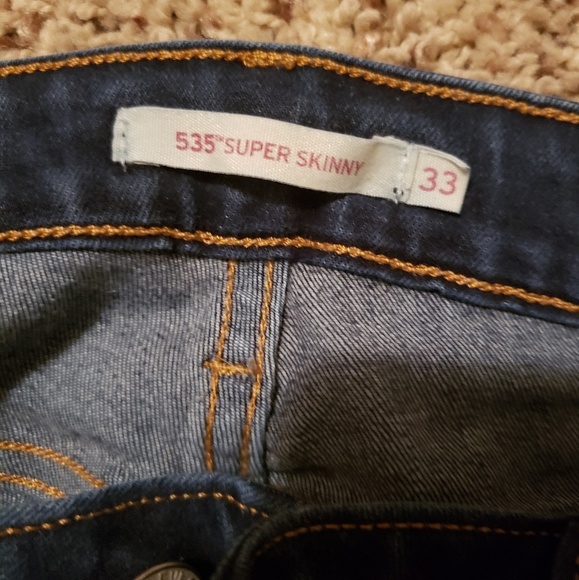 Levi's - Picture 2 of 3